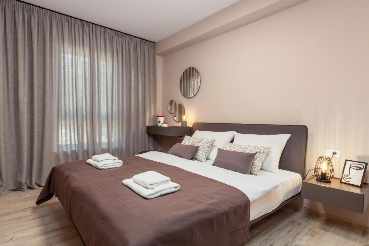 Apartment Nensi Pjescana Uvala Exteriör bild